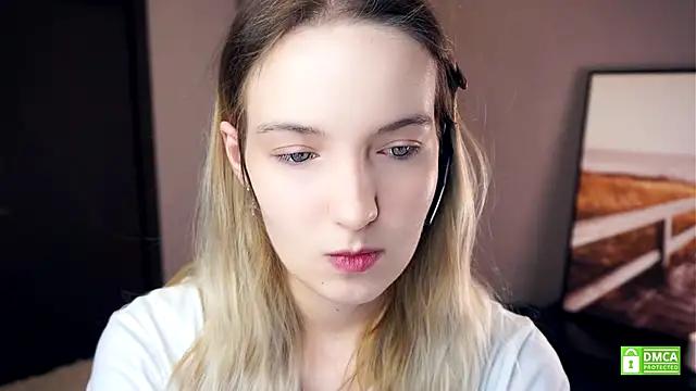 HongTomczak online show from September 2025 06:50:02 AM