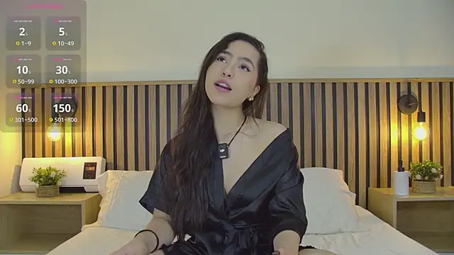 emma morales  online show from October 2025 11:44:02 AM