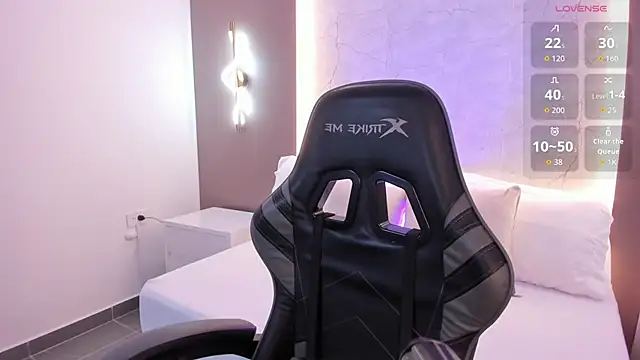 emily tolson online show from December 2025 12:12:02 PM