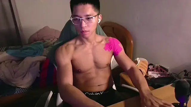 iron0401 online show from February 2026 05:12:02 PM