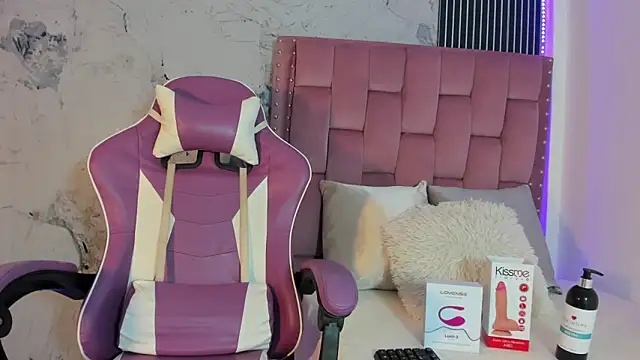 Mia Duarte1 online show from September 2025 07:28:01 PM