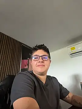 IanGilbert online show from November 2025 06:08:02 PM