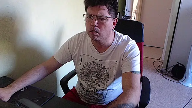 blueandwhite1 online show from October 2025 03:24:01 PM