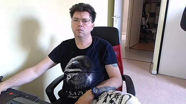 blueandwhite1 online show from March 2026 08:52:02 AM