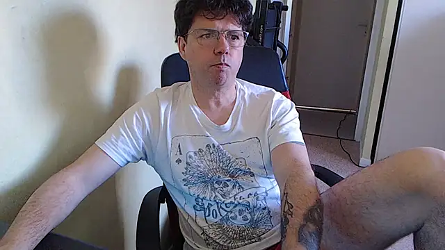 blueandwhite1 online show from April 2026 08:21:02 AM