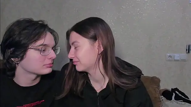 muuur fam online show from December 2025 10:16:01 PM