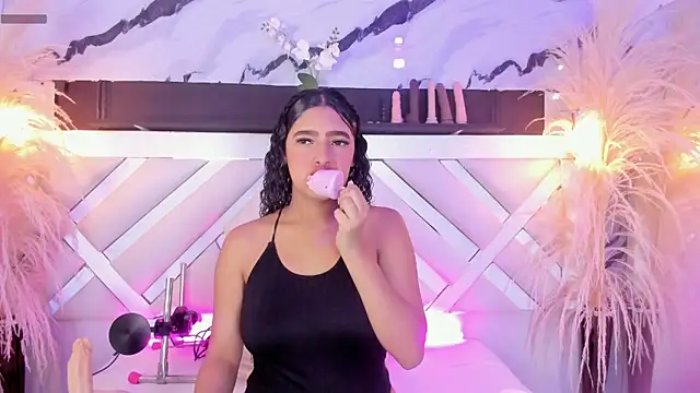 Zoe-Johnson  online show from April 2026 09:43:01 PM