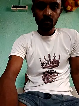 Snapshot of ShinuRoy chatting on October 2025 08:48:02 AM ShinuRoy online show from October 2025 08:48:02 AM