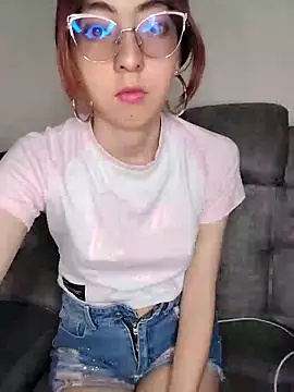 AnnieSparkle online show from September 2025 12:11:01 AM