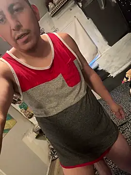 Snapshot of B3toBaby chatting on November 2025 12:32:01 AM B3toBaby online show from November 2025 12:32:01 AM