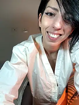 Snapshot of flowermadness chatting on November 2025 12:15:02 PM flowermadness online show from November 2025 12:15:02 PM