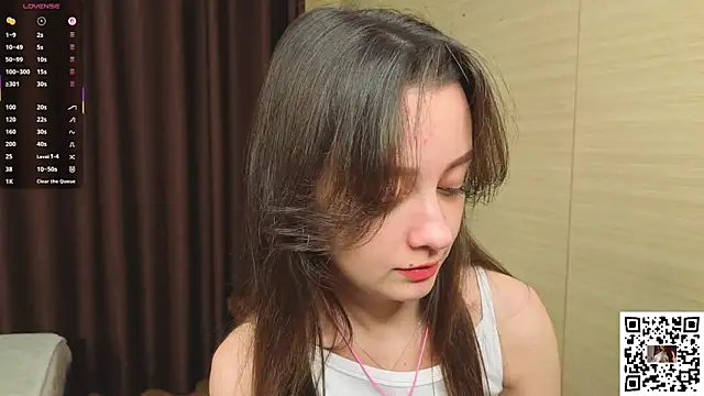 VineciaDestors online show from October 2025 05:55:02 PM