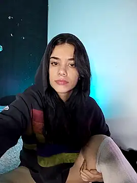 Snapshot of emmii_cute chatting on October 2025 06:00:01 AM emmii cute online show from October 2025 06:00:01 AM