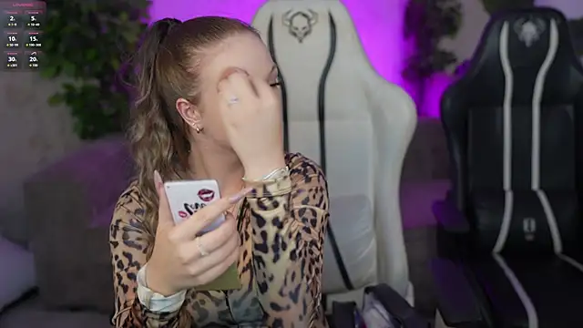 Snapshot of Ella_054 chatting on September 2025 02:22:01 PM Ella 054 online show from September 2025 02:22:01 PM