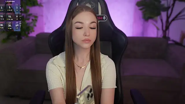 Ella 054 online show from June 2026 06:21:01 PM