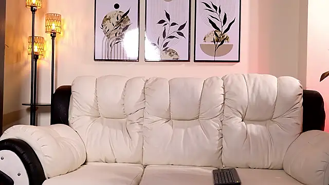 Violeta Foxz online show from February 2026 07:44:02 PM