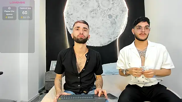 Snapshot of marcoAndMathew chatting on October 2025 01:01:01 PM marcoAndMathew online show from October 2025 01:01:01 PM