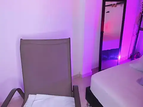 selene boyer online show from November 2025 07:03:03 PM