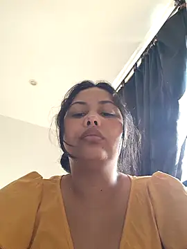 Snapshot of Alessandraa- chatting on November 2025 08:43:02 PM Alessandraa- online show from November 2025 08:43:02 PM