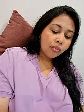 Snapshot of Alessandraa- chatting on January 2026 05:00:02 AM Alessandraa- online show from January 2026 05:00:02 AM