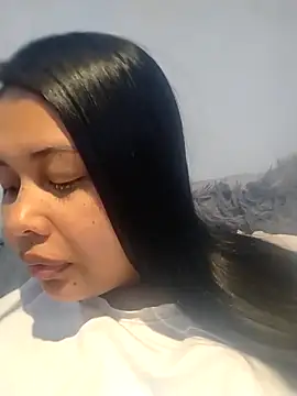 Snapshot of Alessandraa- chatting on February 2026 03:21:01 PM Alessandraa- online show from February 2026 03:21:01 PM