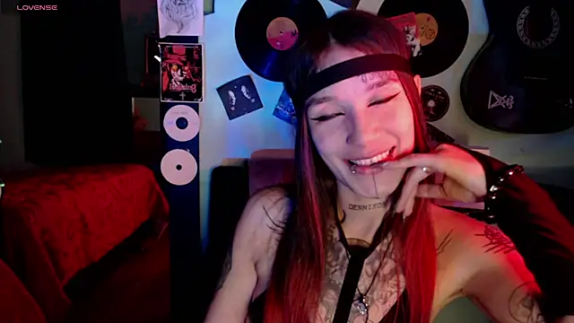 lilithword online show from October 2025 07:13:01 PM