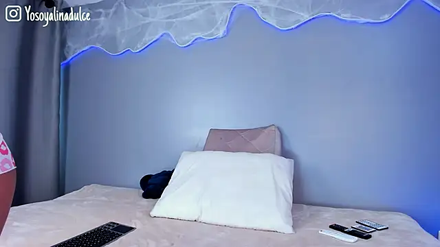 AlinaSweett  online show from October 2025 02:20:01 PM