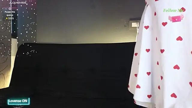 Luna sophya online show from November 2025 08:02:02 PM