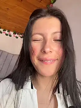 Mia salinass online show from December 2025 06:27:01 PM