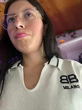 Mia salinass online show from March 2026 08:01:01 PM