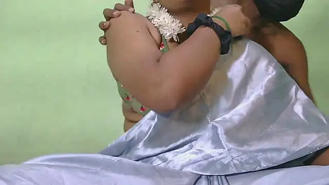 Shneeha le online show from November 2025 03:44:01 PM