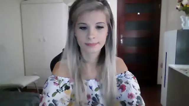 KristineGlow online show from September 2025 08:45:02 PM