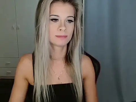 KristineGlow online show from December 2025 07:21:02 PM