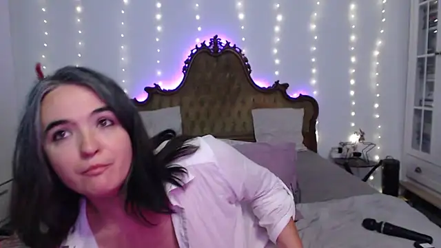 SilkenSin online show from September 2025 07:35:02 PM