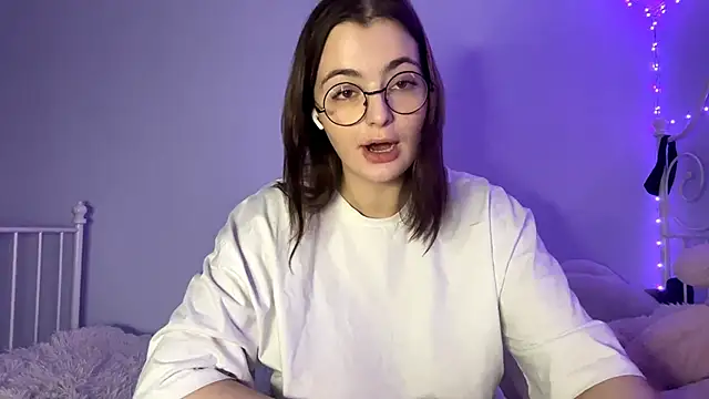 HoneyMist online show from November 2025 02:17:01 PM