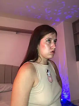 BrunnetAri  online show from October 2025 02:37:01 PM