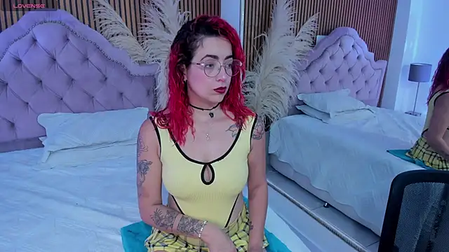 RoxanneStorm  online show from December 2025 12:22:02 PM