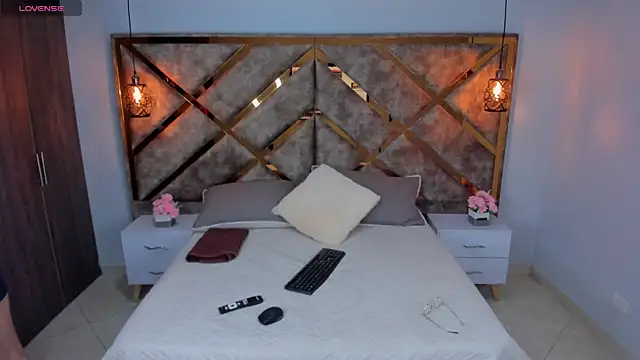 Lucia jane online show from April 2026 08:20:01 PM