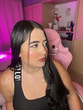 Snapshot of Emiily_Moore1 chatting on May 2026 11:44:01 PM Emiily Moore1 online show from May 2026 11:44:01 PM