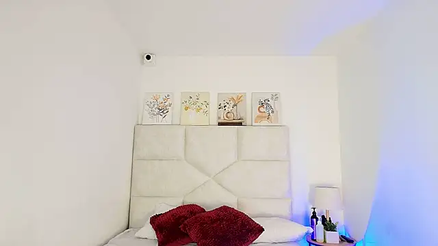 Snapshot of elizawiliamst chatting on May 2026 12:24:01 PM elizawiliamst online show from May 2026 12:24:01 PM