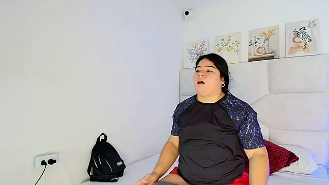Snapshot of elizawiliamst chatting on May 2026 12:22:02 PM elizawiliamst online show from May 2026 12:22:02 PM