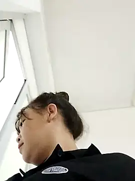 Lyly nuce online show from October 2025 11:14:01 PM