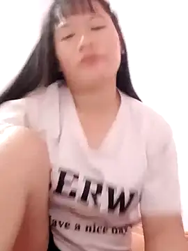 V-vivu-V online show from October 2025 02:01:01 PM