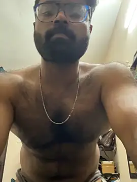 Snapshot of DJLOVE280825 chatting on October 2025 10:42:01 PM DJLOVE280825 online show from October 2025 10:42:01 PM