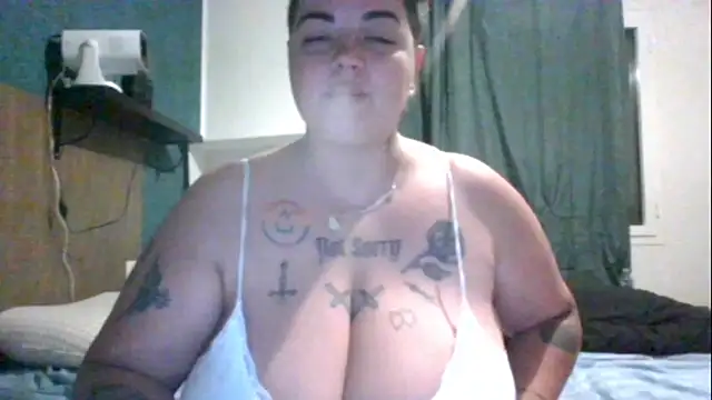 Snapshot of PirateXL chatting on May 2026 11:55:01 PM PirateXL online show from May 2026 11:55:01 PM