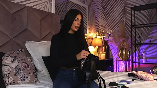 EvaRhea online show from April 2026 03:04:02 AM