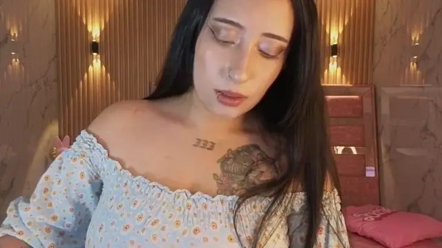 Snapshot of m_eris_s chatting on December 2025 01:17:01 PM m eris s online show from December 2025 01:17:01 PM