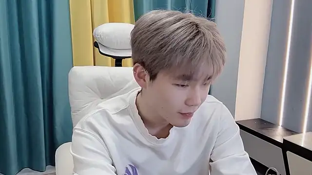 xiaoyang5200 online show from February 2026 05:49:02 PM