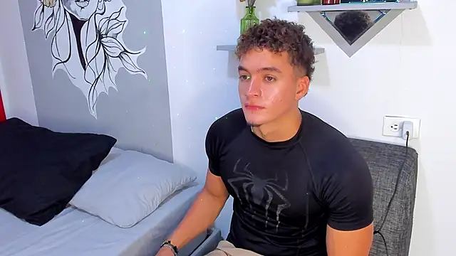 Snapshot of paull_george chatting on June 2026 02:19:02 PM paull george online show from June 2026 02:19:02 PM