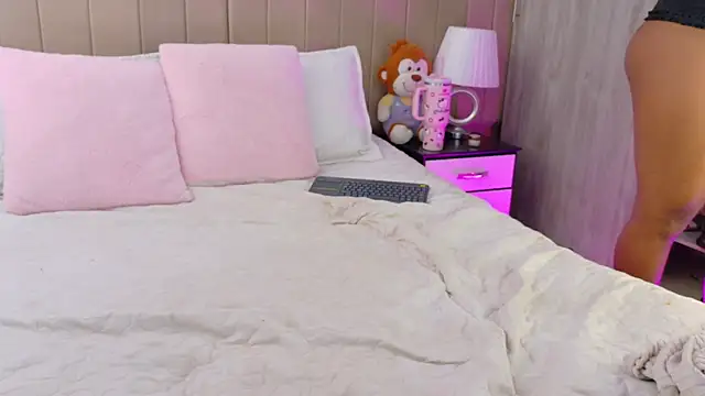 bunny nicolle online show from August 2026 08:22:02 PM